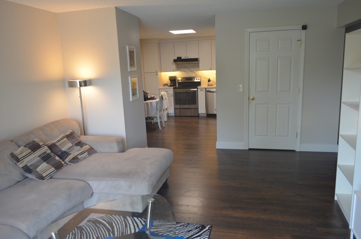Livingroom - 10 Northbrook Dr