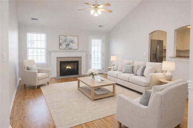 Foto del edificio - 728 Denise Ct