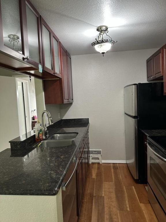 Primary Photo - 370 Imperial Way #327