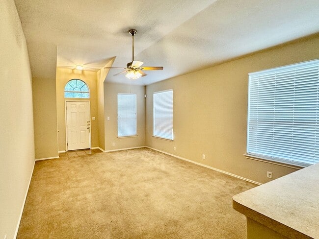 Building Photo - 3 Bedroom, 2 Bathroom ~Steubing Ranch