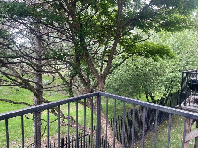 Foto del edificio - 1380 Village Dr
