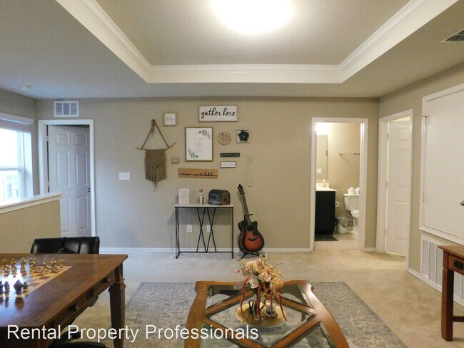 Building Photo - 4 br, 3 bath House - 12027 Silver Heights