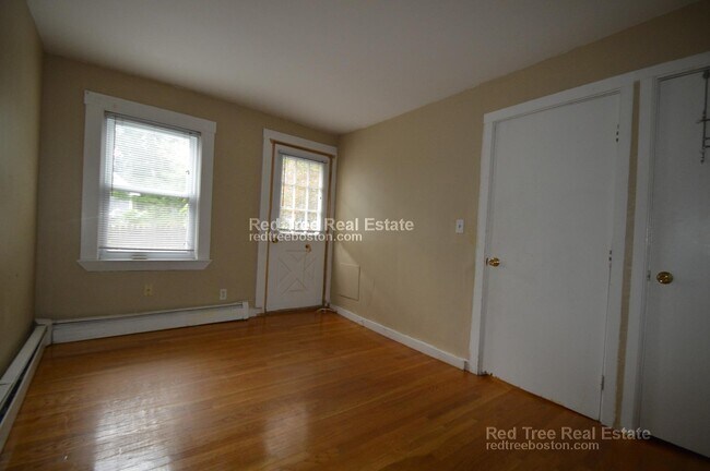 Foto del edificio - 629 Chestnut Hill Ave