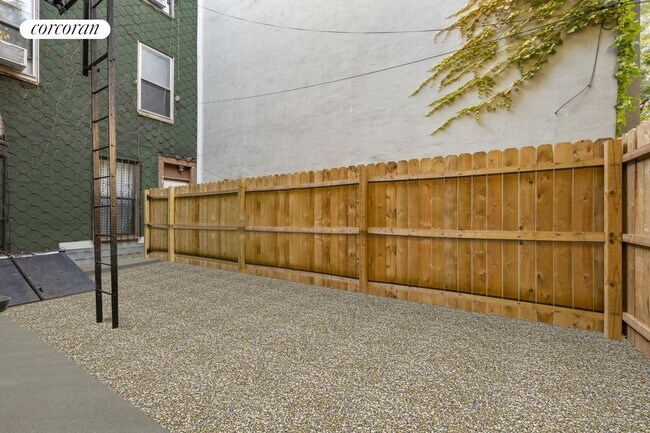 Building Photo - 173 N 7th St