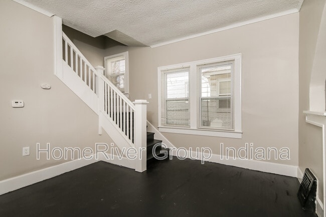 Building Photo - 40 N Euclid Ave