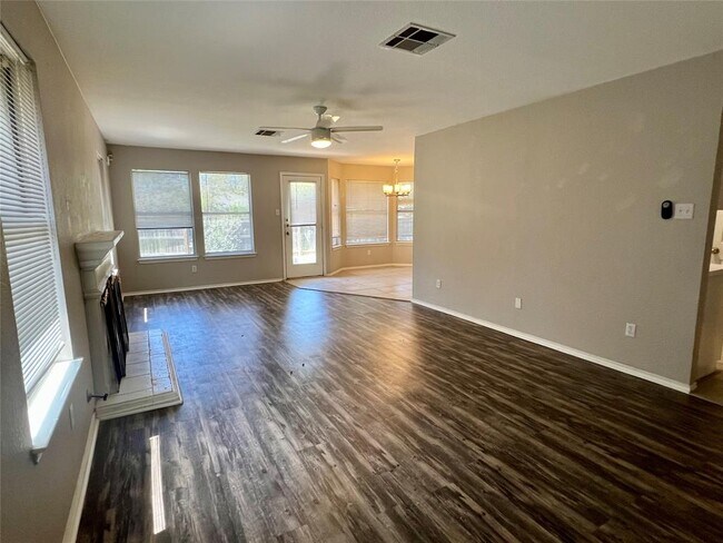 Foto del edificio - 1156 Tetbury Ln
