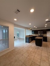 Building Photo - 2406 Lakefield Way