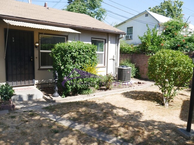 Building Photo - 1 Bed 1 Bath 500sq ft. Cottage in Colonial...
