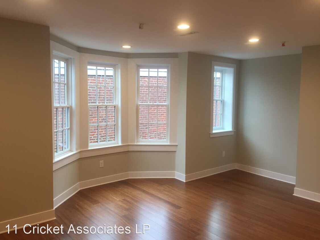 Primary Photo - 11 Cricket Ave