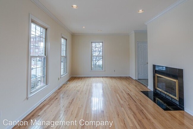 Foto del edificio - 3 br, 3.5 bath House - 1204 S. Kenwood Ave.