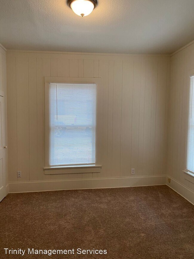 Building Photo - 3 br, 1 bath House - 125 S. Elm