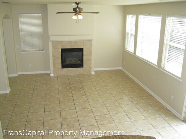 Building Photo - 3 br, 2.5 bath House - 3956 Prosser Street