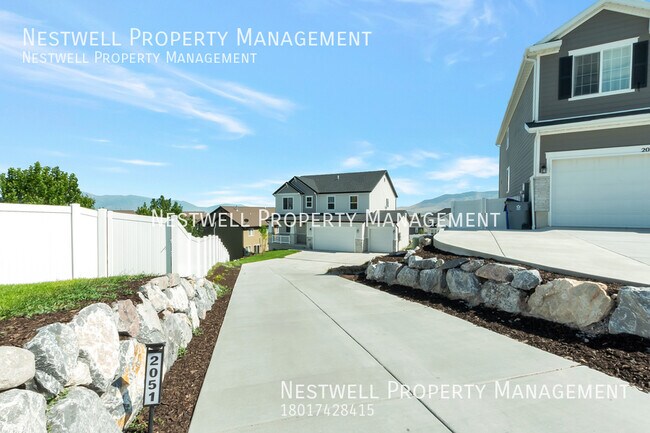 Foto del edificio - Beautiful 4-bed Home in Saratoga Springs