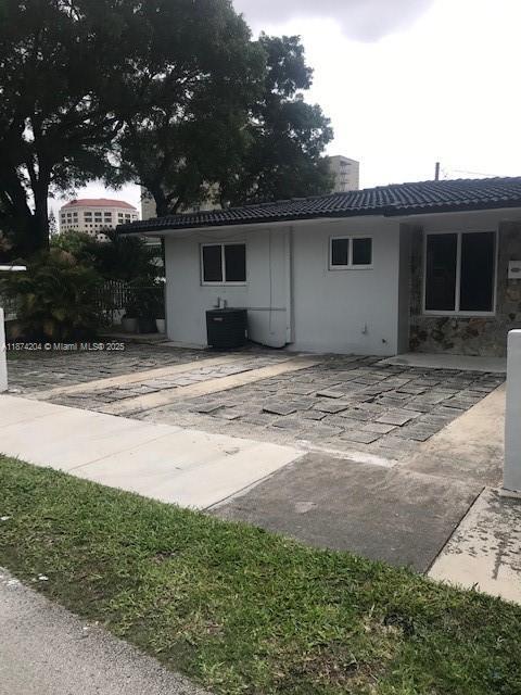 Foto del edificio - 3639 SW 12th St