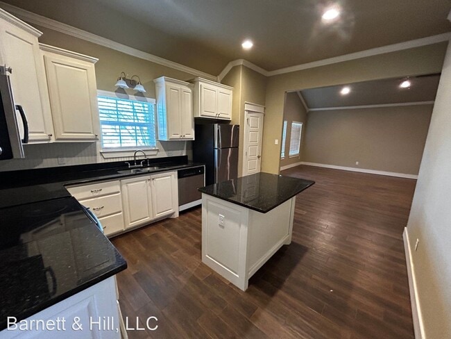 Building Photo - 3 br, 3 bath House - 1302 Cabernet