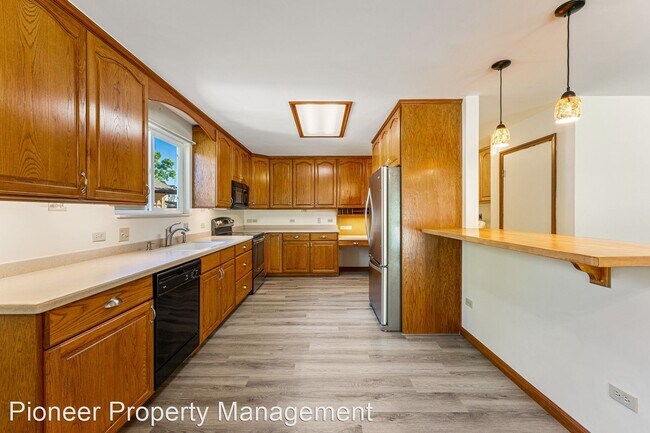 Building Photo - 5 br, 3 bath House - 1873 S Owens St