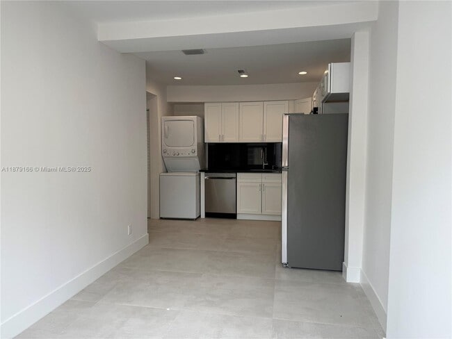 Building Photo - 1256 NE 110th Terrace