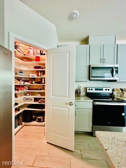 Building Photo - 3 br, 2.5 bath House - 3549 San Bernardino...