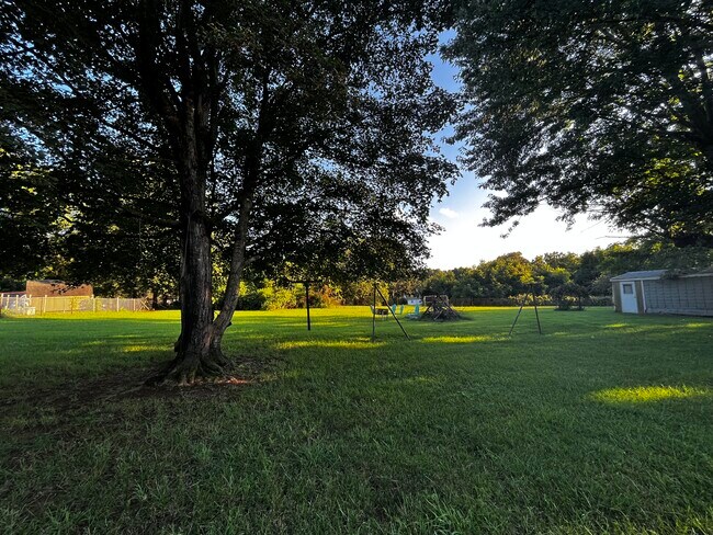 Photo - 127 Cherokee Pl House