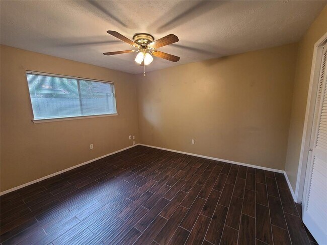 Building Photo - 1517 Silverpines Rd