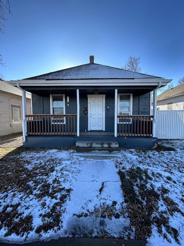 Foto principal - 121 Riverside Ave