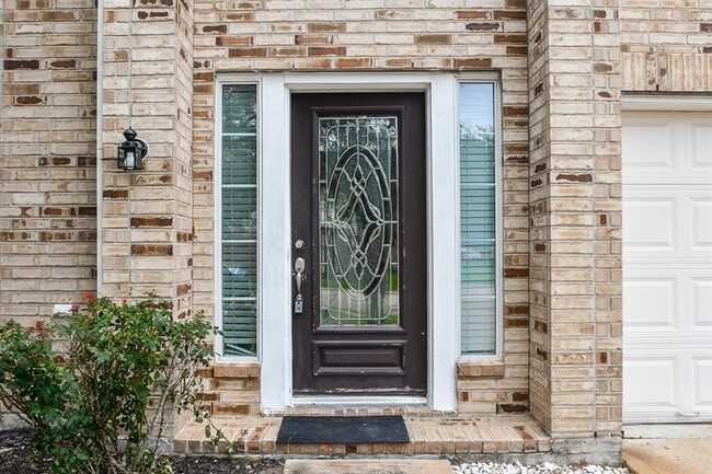 Building Photo - 6706 Nicecrest Dr