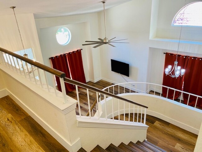 Foto del edificio - $2,750 Champlain & Perrin, 3 Bedrooms - E....