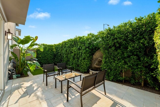 Building Photo - 5036 E Campo Bello Dr