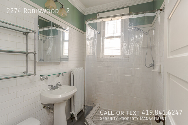 Building Photo - 2274 Robinwood-2