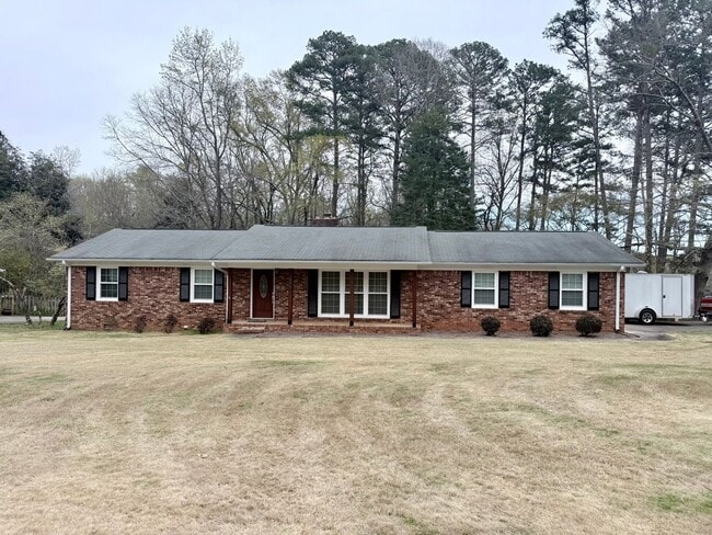 Charming & Convenient Athens Home – Prime Location with Modern Comforts - Charming & Convenient Athens Home – Prime Location with Modern Comforts