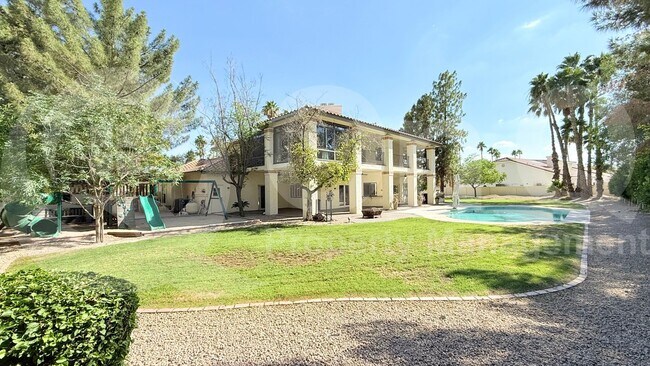Building Photo - 10188 E Cortez Dr