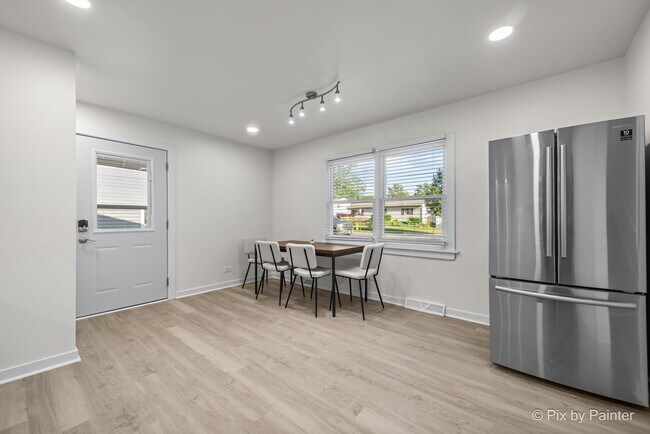 Building Photo - 538 Harold Ave