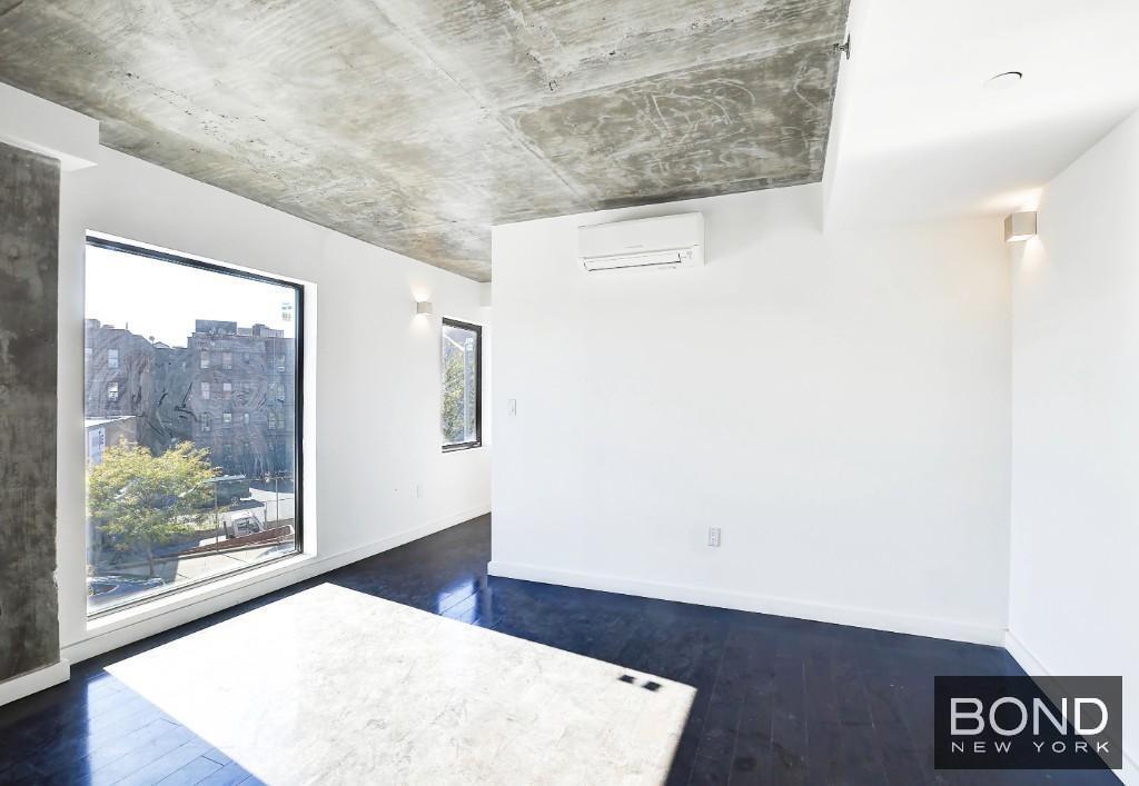 Foto del edificio - 1202 Astoria Blvd