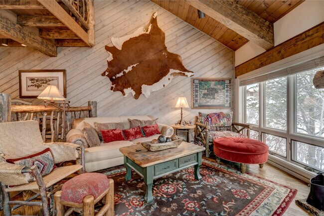Building Photo - 2420 Ski Trail Ln