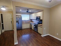 Building Photo - 1250 SE Parkview Pl