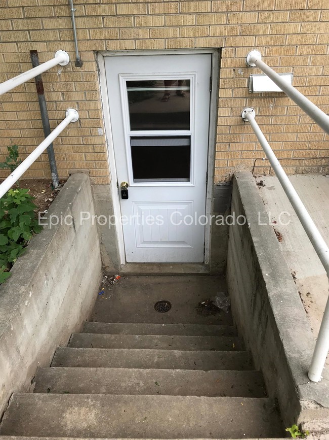 Building Photo - 2029 Kenton St