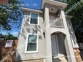 Building Photo - 1615 N Navidad St