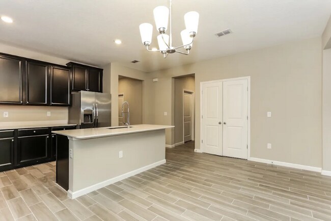 Foto del edificio - 6283 Bluff Ave