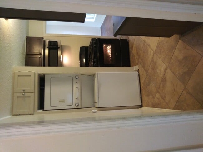 Building Photo - 6109 Greenmere Pl