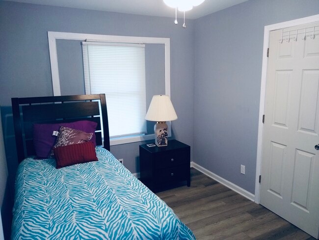 Muebles nuevos, amplio placard y recién reformado en 6/20. - 533 Hinton St