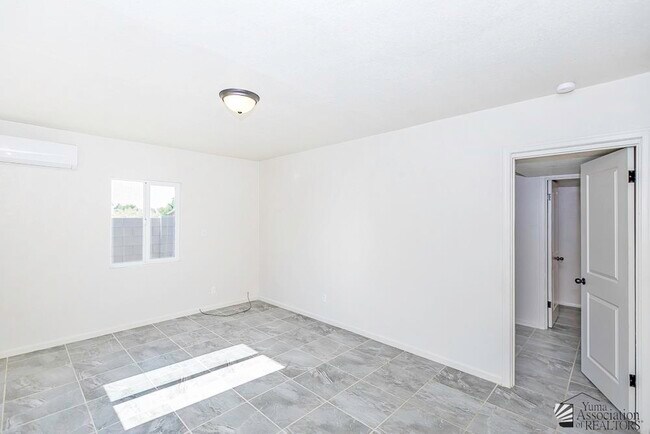Foto del edificio - 2192 W 1st St