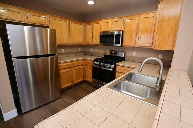 Foto del edificio - 10461 Chrisman Ave