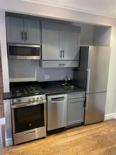 Foto principal - 345 E 5th St