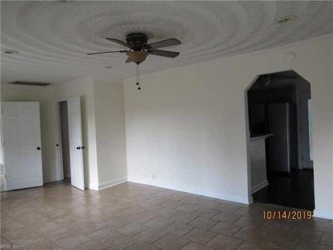 Building Photo - 4 bedroom in Chesapeake VA 23323