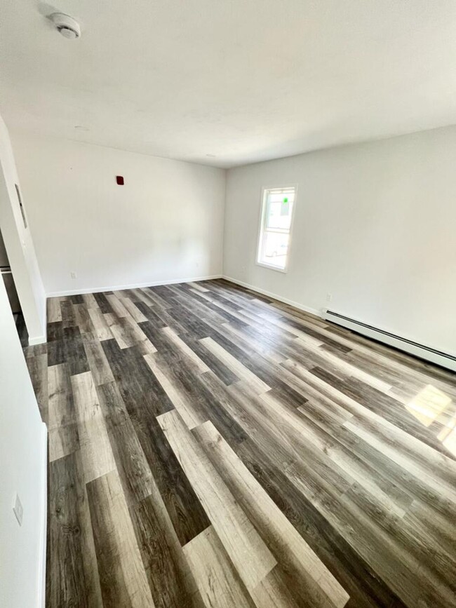 Building Photo - Brookside