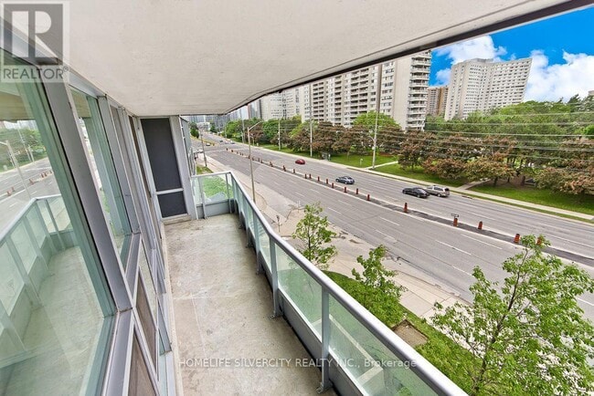 Building Photo - 1 Elm Dr W