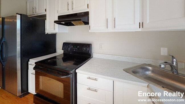 Building Photo - 27 Kelley Ct