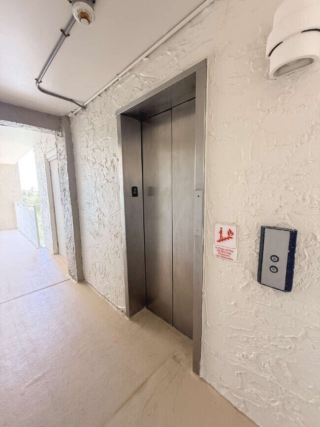 Building Photo - Furnished Tradewinds Condo! Available 08/01/2026