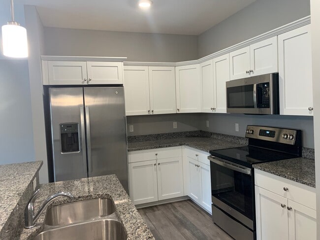 Mirasol Kitchen - Shelby Pointe Village