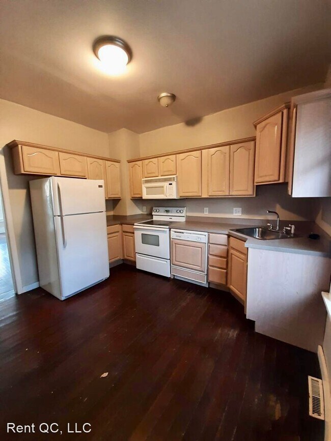 Building Photo - 2 br, 1 bath House - 3501 11th St.